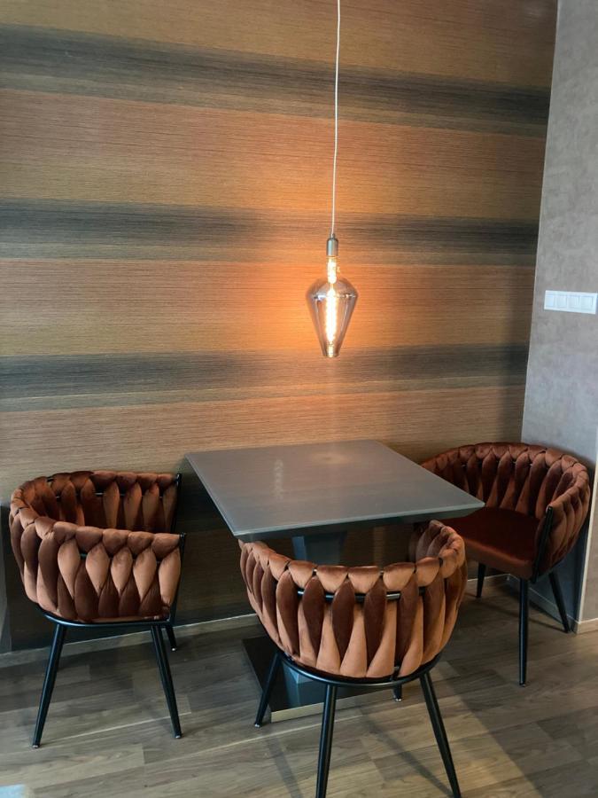 Corvin Luxury White Apartment Budapest Bagian luar foto