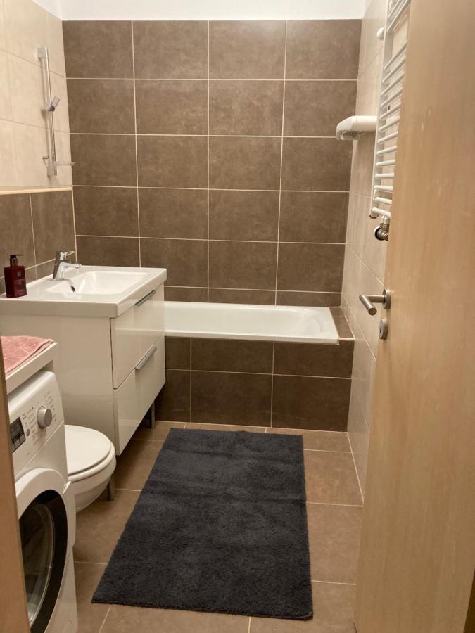 Corvin Luxury White Apartment Budapest Bagian luar foto